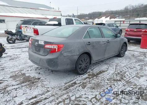 2013 Toyota Camry Le z USA, uszkodzony, nr VIN 4T4BF1FK2DR312455